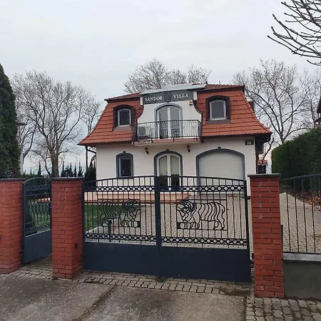 In 48107 بيت للعطل *