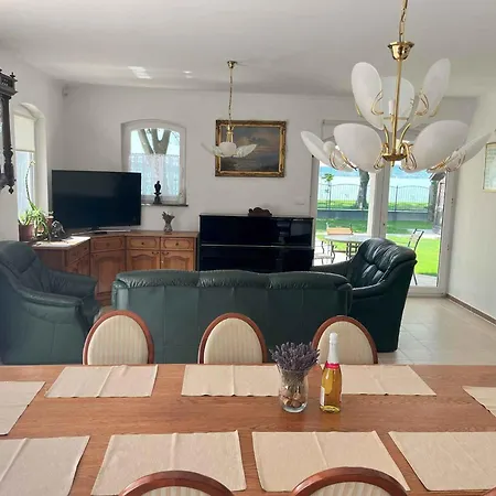 In 48107 بيت للعطل *