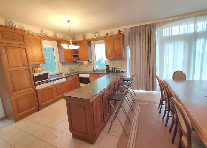 In 48107 Balatonboglár